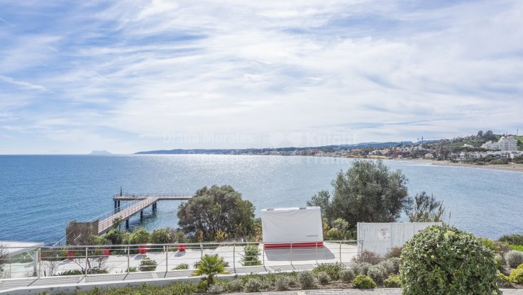 Apartamento en venta en planta baja con vistas al mar - Apartamento Planta Baja en venta en Doncella Beach, Estepona