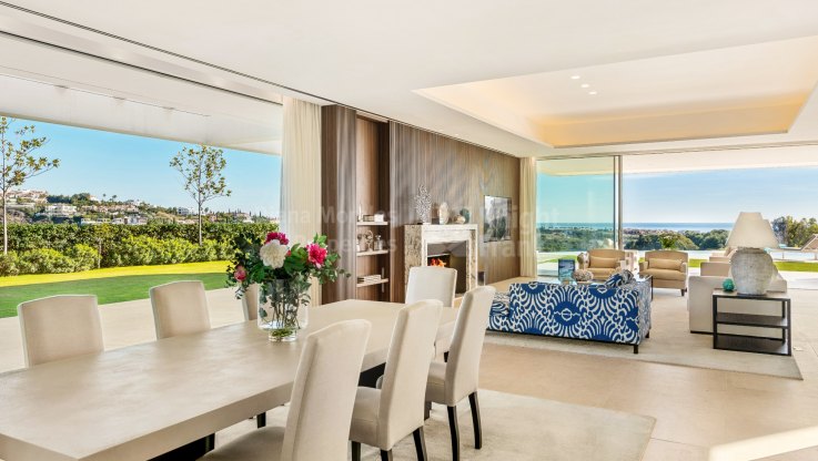 Contemporary frontline golf living - Villa for sale in Los Flamingos Golf, Benahavis