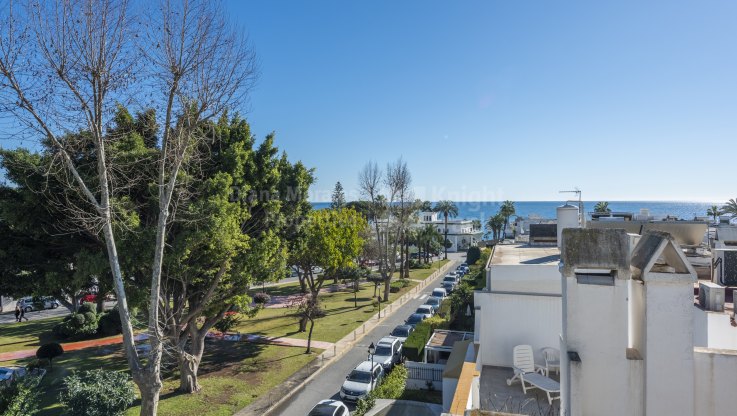 Stadthaus ein paar Schritte vom Strand entfernt - Reihenhaus zum Verkauf in Marbellamar, Marbella Goldene Meile