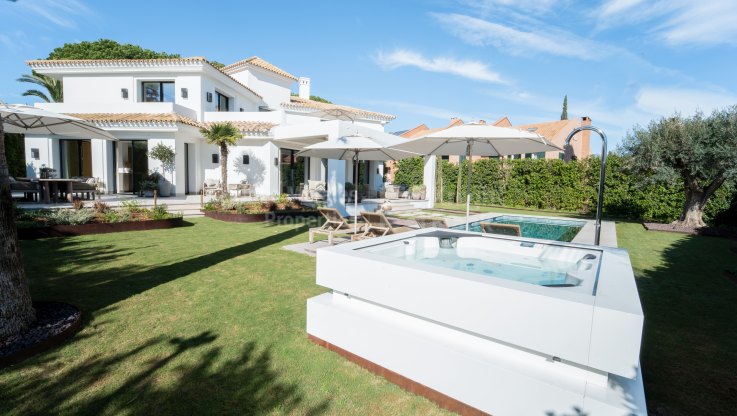 Brandneue Villa in Reserva de los Monteros - Villa zum Verkauf in La Reserva de los Monteros, Marbella Ost