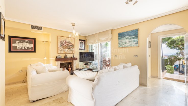 Casa familiar en la playa - Adosado en venta en Marbella Este
