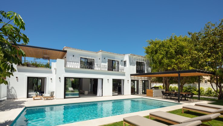 Charming villa within walking distance to the beach - Villa for sale in Marbella - Puerto Banus