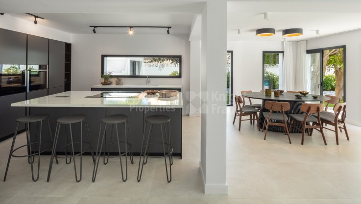 Charmante Villa in Gehweite zum Strand - Villa zum Verkauf in Marbella - Puerto Banus
