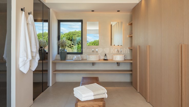 Schönes Einfamilienhaus in Las Brisas - Villa zum Verkauf in Nueva Andalucia