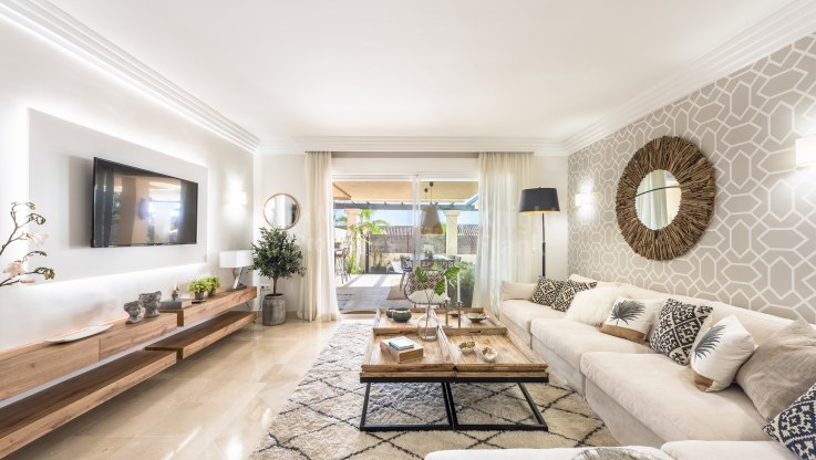 Apartamento dentro de una comunidad prestigiosa y segura - Apartamento Planta Baja en venta en Albatross Hill, Nueva Andalucia