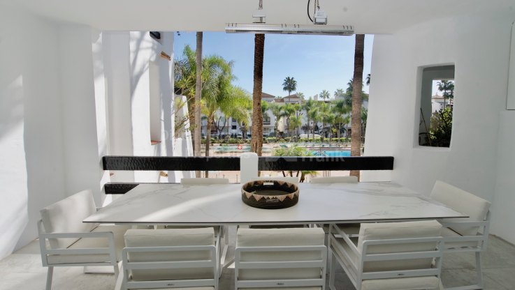 Helle Wohnung in Anlage direkt am Meer - Wohnung zum Verkauf in Marina de Puente Romano, Marbella Goldene Meile