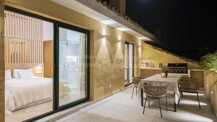 Schönes Duplex-Penthouse komplett renoviert - Zweistöckiges Penthouse zum Verkauf in Costalita, Estepona