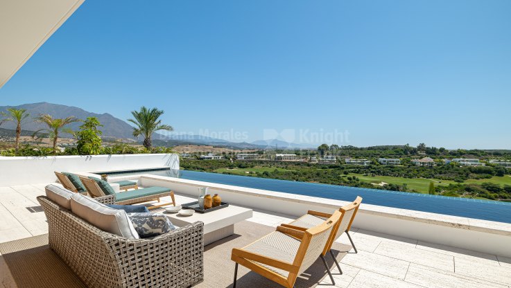 Villa moderne dans un complexe avec sécurité 24 heures sur 24 et vues panoramiques - Villa à vendre à Finca Cortesin, Casares