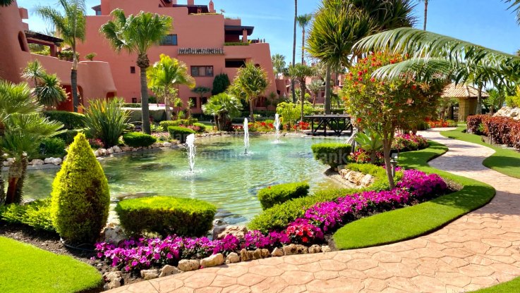 Apartment by the beach - Ground Floor Apartment for sale in Torre Bermeja, Estepona