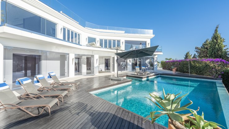 Villa con vistas panorámicas al mar en Marbella Este - Villa en alquiler en Hacienda las Chapas, Marbella Este