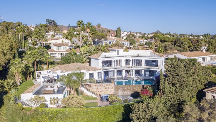 Villa mit Panoramablick auf das Meer in Marbella Ost - Villa zur Miete in Hacienda las Chapas, Marbella Ost