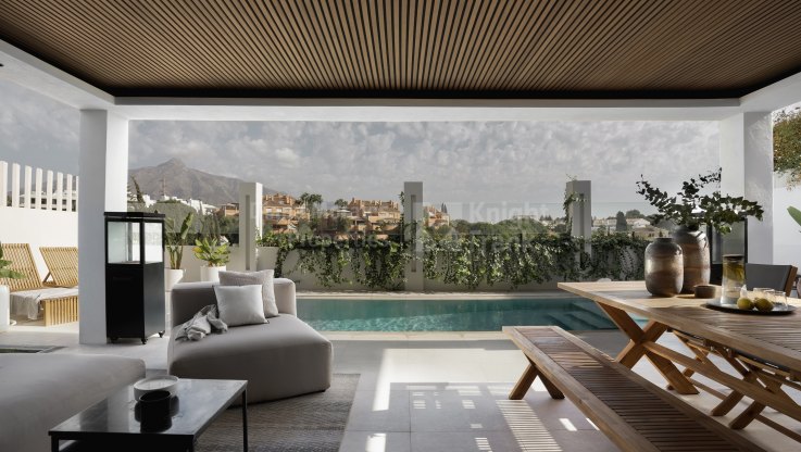 Villa in Nueva Andalucia mit Berg- und Meerblick - Villa zum Verkauf in Nueva Andalucia