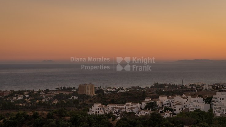 Contemporary villa with panoramic sea views - Villa for sale in Los Altos de los Monteros, Marbella East