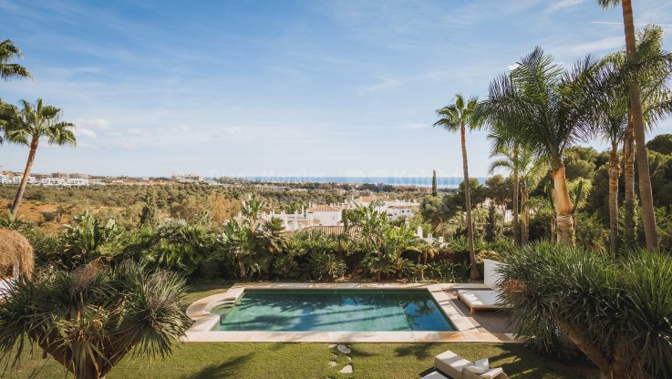 Encantadora villa en Río Real con vistas al mar - Villa en venta en Rio Real, Marbella Este