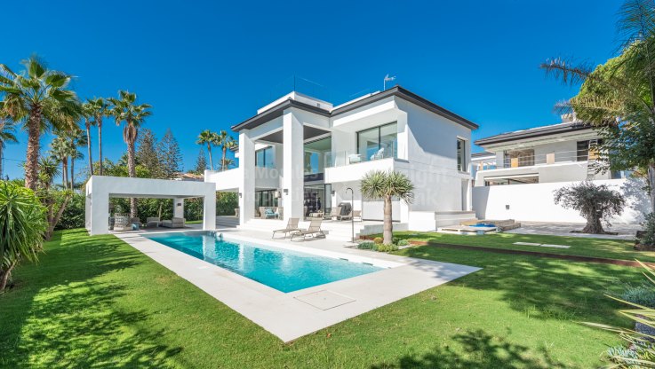 Brandneue moderne Villa in zweiter Strandlinie. - Villa zum Verkauf in Cortijo Blanco, San Pedro de Alcantara