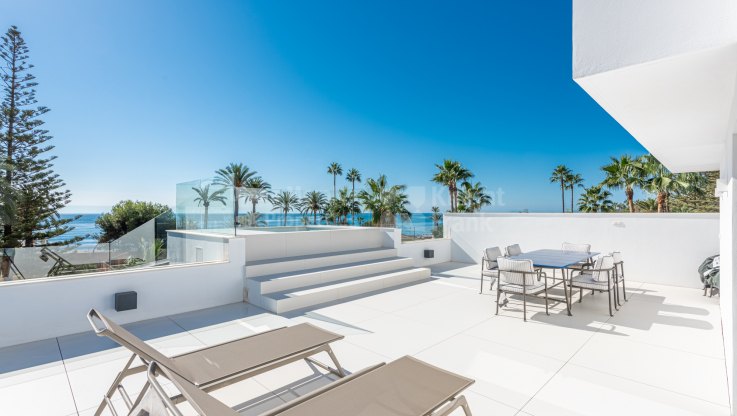 Villa moderne toute neuve en deuxième ligne de plage. - Villa à vendre à Cortijo Blanco, San Pedro de Alcantara