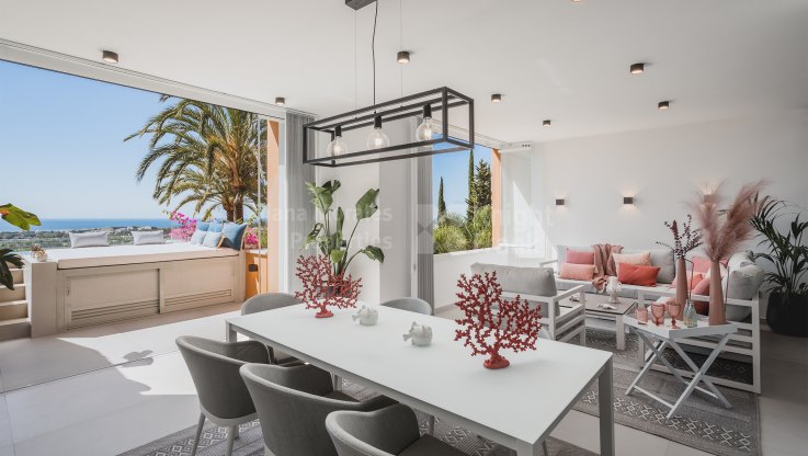 Wonderful duplex penthouse with sea views - Duplex Penthouse for sale in Les Belvederes, Nueva Andalucia