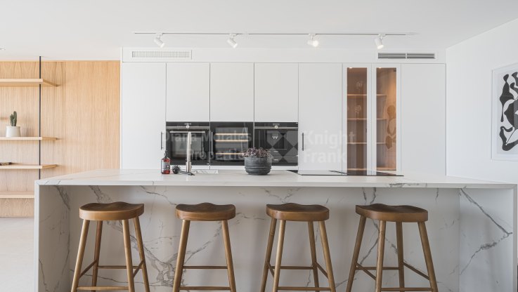 Renovierte Wohnung in La Cerquilla - Wohnung zum Verkauf in Palacetes Los Belvederes, Nueva Andalucia
