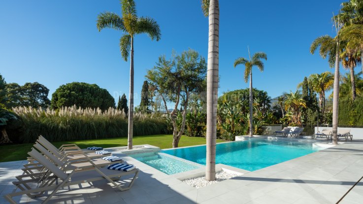 Completely refurbished villa in the Golf Valley - Villa for sale in Aloha, Nueva Andalucia