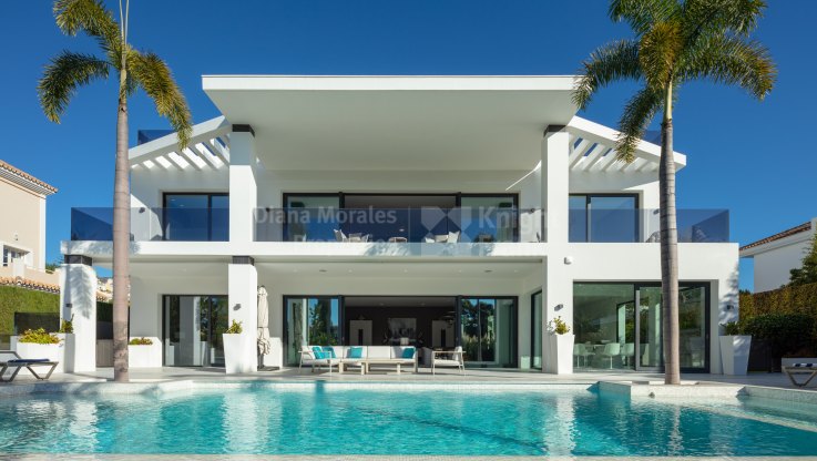 Villa totalmente reformada en el Valle del Golf - Villa en venta en Aloha, Nueva Andalucia