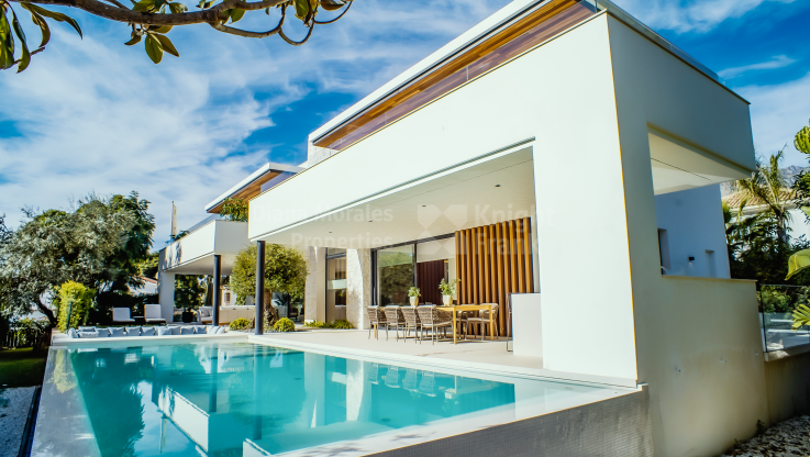 Modern villa close to the beach - Villa for sale in Casablanca, Marbella Golden Mile