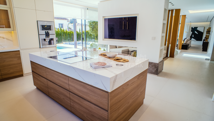 Moderne Villa in Strandnähe - Villa zum Verkauf in Casablanca, Marbella Goldene Meile