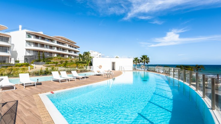 Apartment with sea views in Estepona - Apartment for sale in Estepona Playa, Estepona