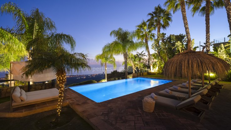Villa with breathtaking views - Villa for sale in Los Altos de los Monteros, Marbella East