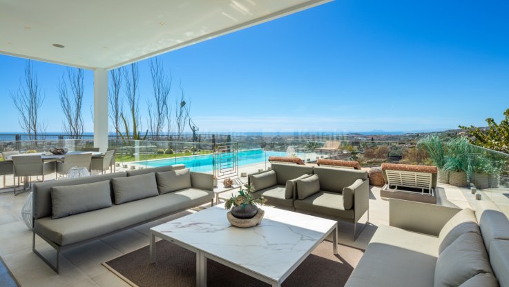 Stunning villa with panoramic sea views in La Quinta - Villa for sale in El Herrojo, Benahavis