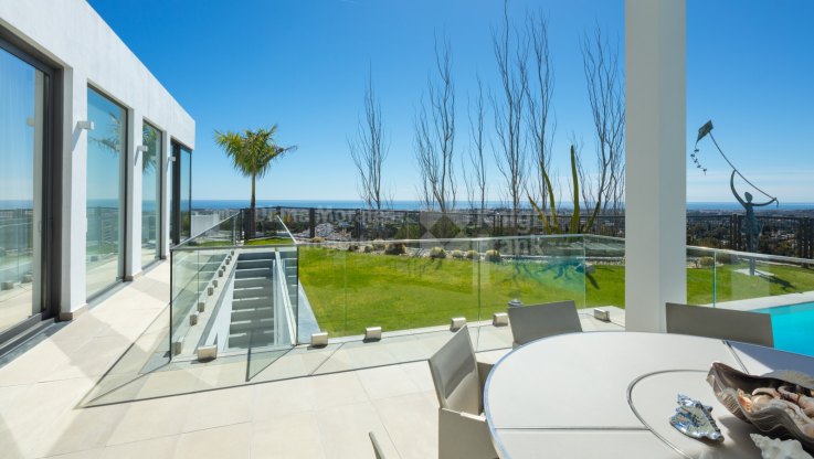 Atemberaubende Villa mit Panoramablick auf das Meer in La Quinta - Villa zum Verkauf in El Herrojo, Benahavis