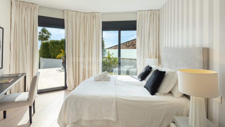 Belle villa rénovée à Las Brisas avec vue sur la mer - Villa à vendre à Las Brisas, Nueva Andalucia