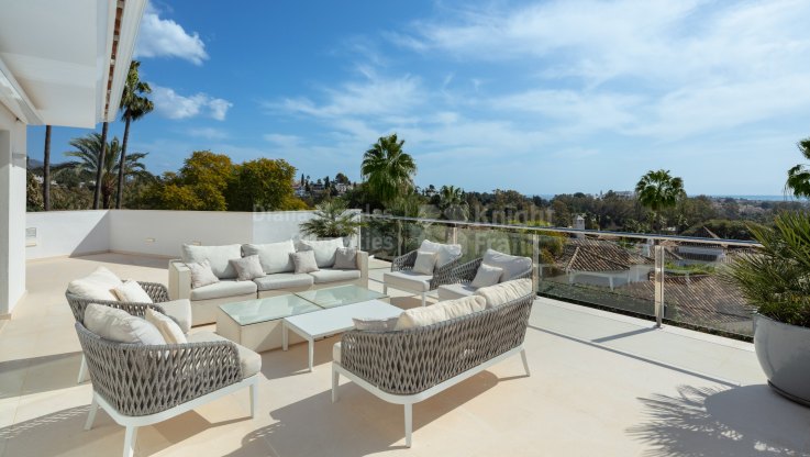 Belle villa rénovée à Las Brisas avec vue sur la mer - Villa à vendre à Las Brisas, Nueva Andalucia