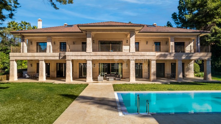 Villa for sale in Guadalmina baja