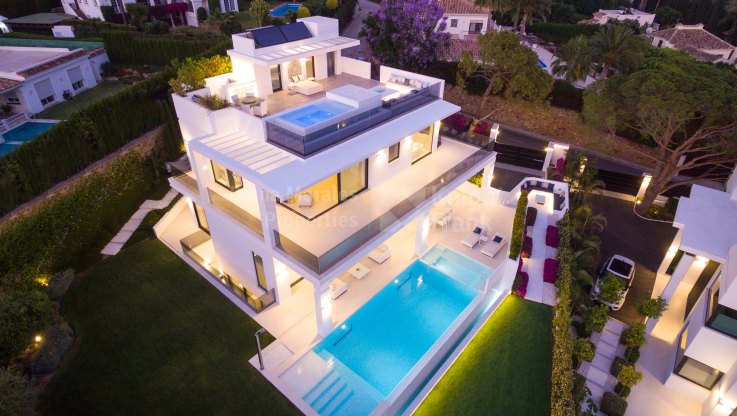Espaciosa villa moderna en Rocío de Nagüeles - Villa en venta en Rocio de Nagüeles, Marbella Milla de Oro