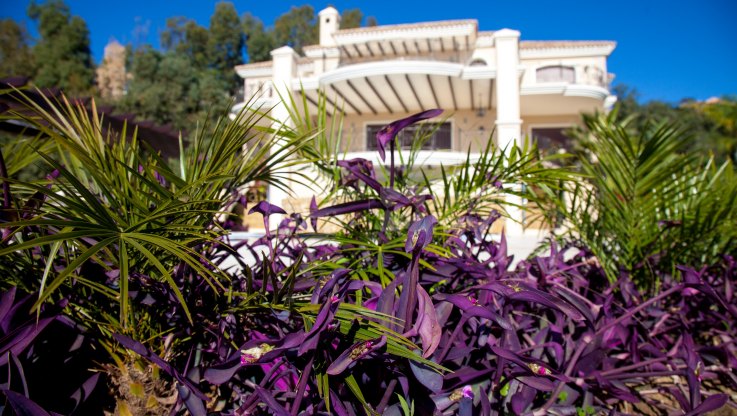 Klassische Villa mit Panoramablick - Villa zum Verkauf in Los Altos de los Monteros, Marbella Ost