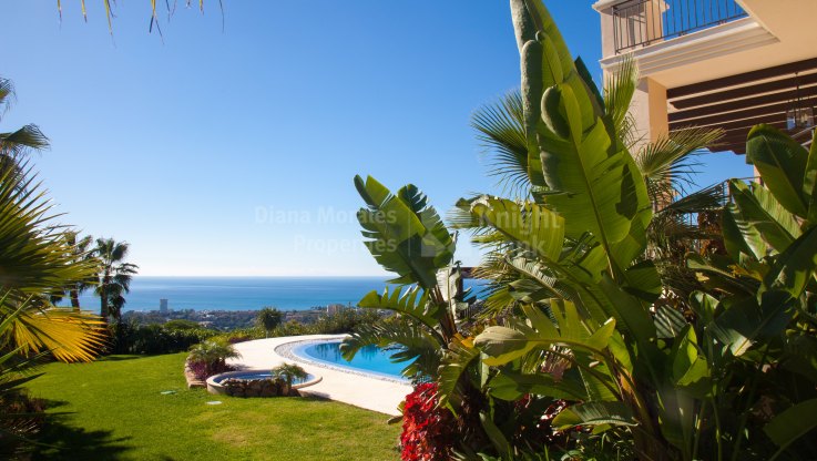 Klassische Villa mit Panoramablick - Villa zum Verkauf in Los Altos de los Monteros, Marbella Ost
