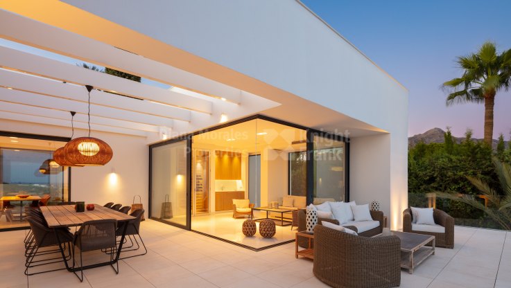 Villa de style contemporain avec une vue magnifique - Villa à vendre à La Cerquilla, Nueva Andalucia