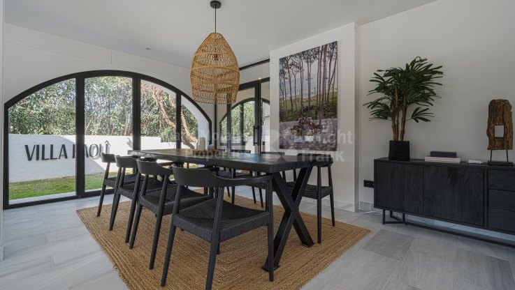 Villa totalmente reformada en primera linea de golf - Villa en venta en Las Brisas, Nueva Andalucia