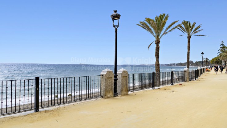 Дуплекс-пентхаус в урбанизации на пляже - Пентхаус дуплекс на продажу в Alhambra del Mar, Золотая Миля