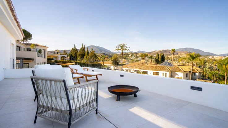 Villa moderne avec vue sur le golf et les montagnes à vendre - Villa à vendre à Las Brisas, Nueva Andalucia