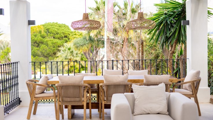 Villa moderna con vistas al golf y a la montaña en venta - Villa en venta en Las Brisas, Nueva Andalucia