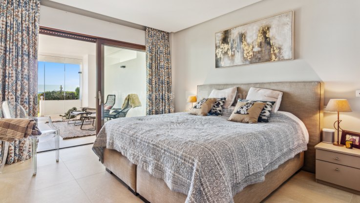 Precioso y luminoso apartamento en planta baja en complejo en primea línea de playa - Apartamento Planta Baja en venta en Doncella Beach, Estepona