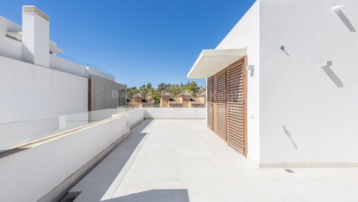 Semi detached villa with private pool in The Golden Mile of Marbella - Semi Detached Villa for sale in Marbella Golden Mile