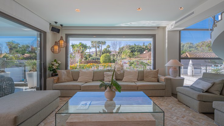 Villa with sea and mountain views for sale in Marbella montaña - Villa for sale in Marbella Montaña, Marbella Golden Mile