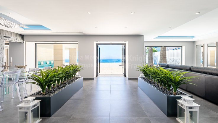 Villa moderne avec accès privé à la plage - Villa à vendre à Mijas Costa
