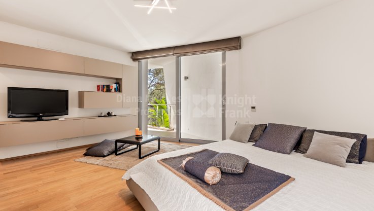 Modern gestaltete Eck-Doppelhaushälfte in Meisho Hills - Einfamilienhaushälfte zum Verkauf in Sierra Blanca, Marbella Goldene Meile