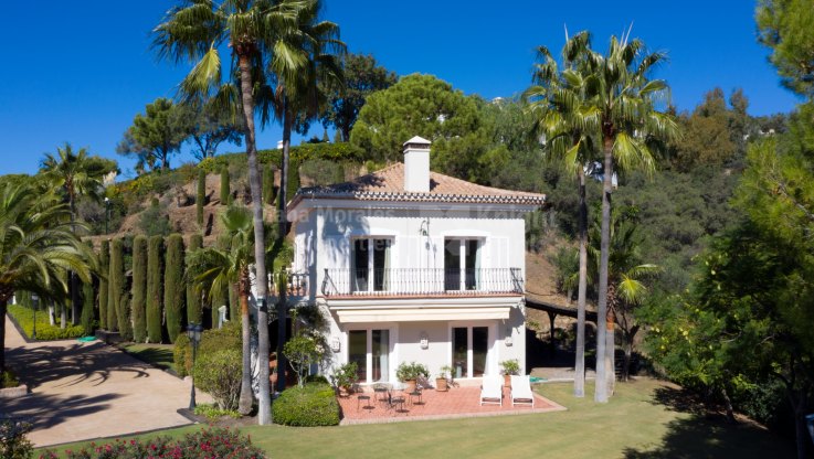 Villa de golf en première ligne avec une maison d'hôtes à La Zagaleta à vendre - Villa à vendre à La Zagaleta, Benahavis