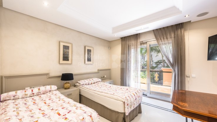 Superbe propriété dans un complexe en bord de mer - Appartement à vendre à Casa Nova, Marbella - Puerto Banus