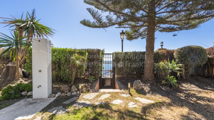 Great property in a seafront complex - Apartment for sale in Casa Nova, Marbella - Puerto Banus