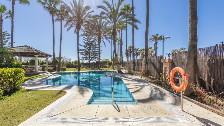 Great property in a seafront complex - Apartment for sale in Casa Nova, Marbella - Puerto Banus